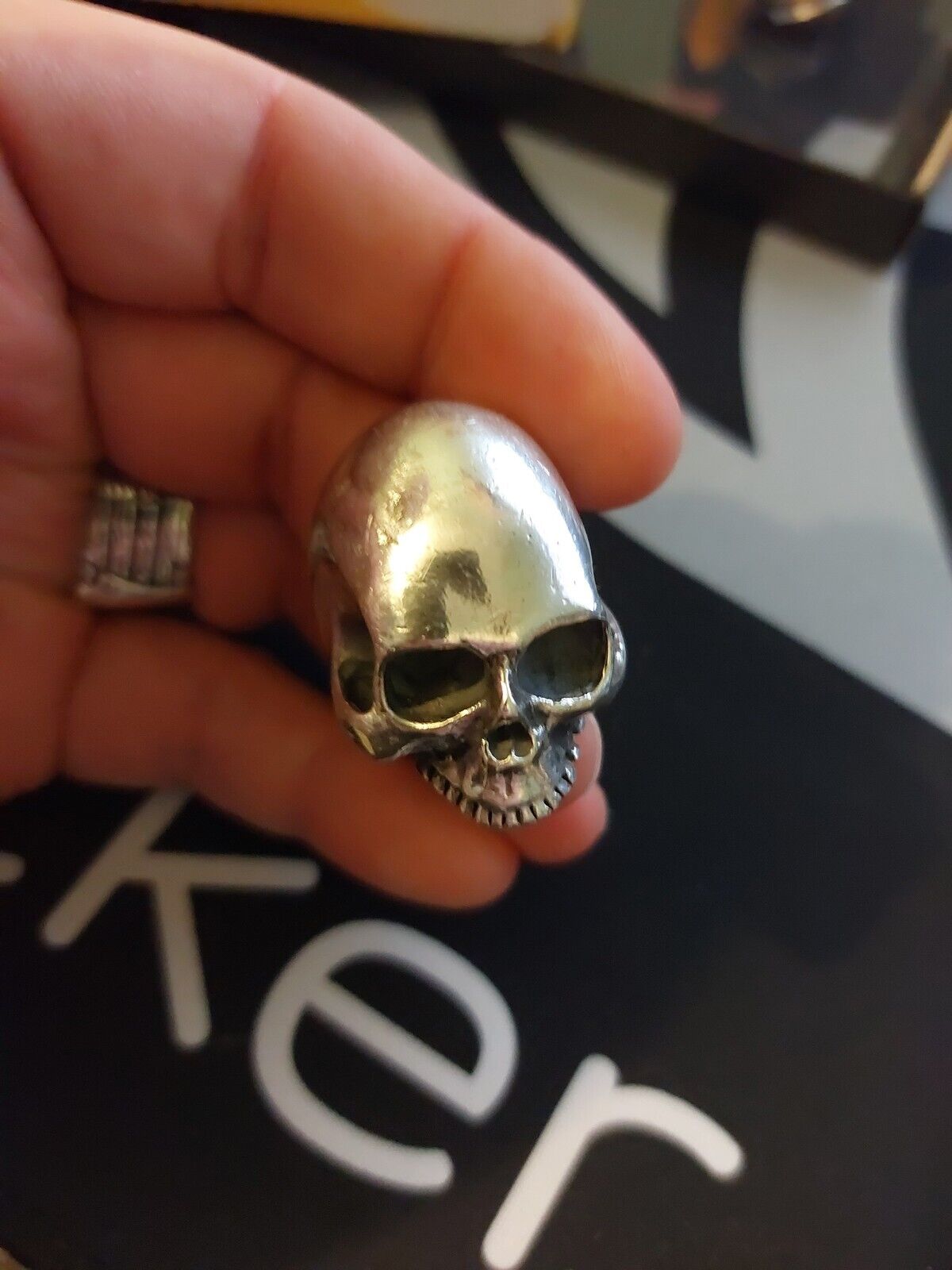 Courts and hackett skull on sale ring